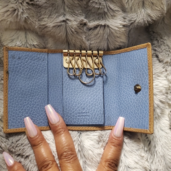 GUCCI keyholder EUC - Picture 2 of 7